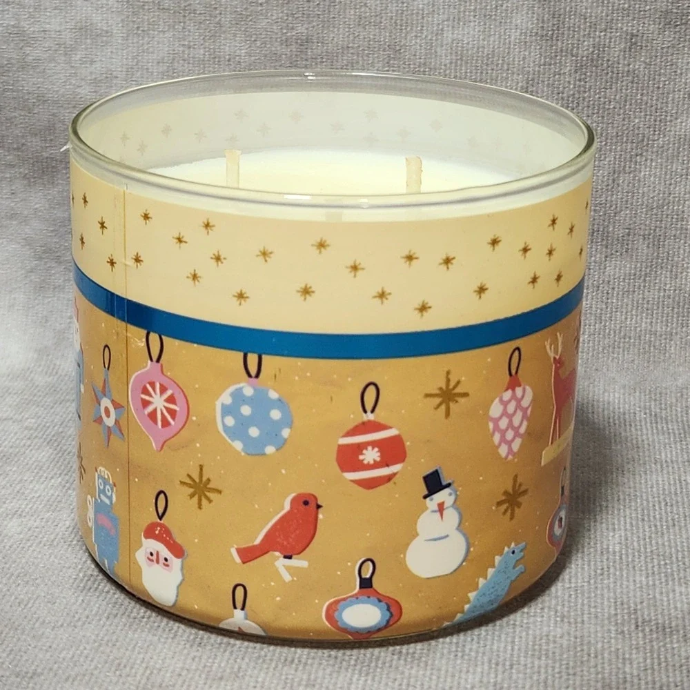 Bath & Body Works Fresh Cinnamon Rolls 3-Wick Scented Candle 14.5oz Holiday Jar - Picture 3 of 4